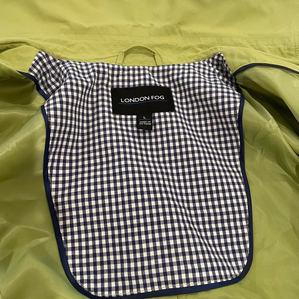 Ladies London Fog double breasted rain jacket. Color is apple green size L - Picture 8 of 12